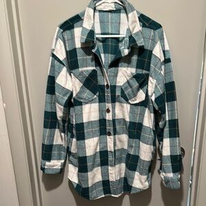 Maurices Shackett size large excellent condition